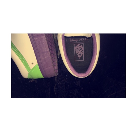 NEW Toy Story x Old Skool 'Buzz Lightyear' - Picture 5 of 7